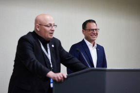 PFT President Arthur Steinberg introduces Governor Josh Shapiro at the 2025 AFTPA Convention